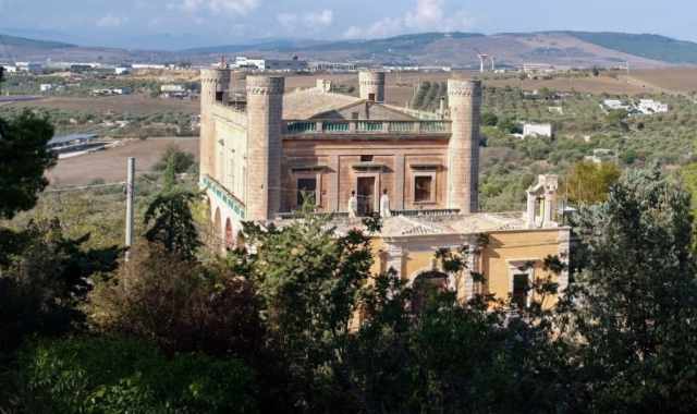 Torri, case di caccia e giardini: alla scoperta della maestosa Villa Gattini, il "castello" di Matera